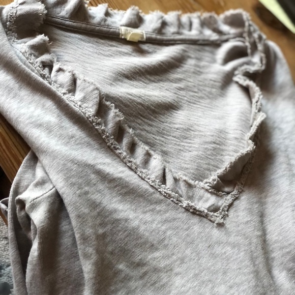 J. Crew Raw Edge Ruffle Scoop Neck T Shirt Small S gray taupe 3/4 Cotton - Picture 2 of 5